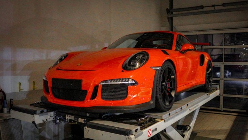Factors to Consider When Choosing a Windshield Replacement Service for Your Luxury Car