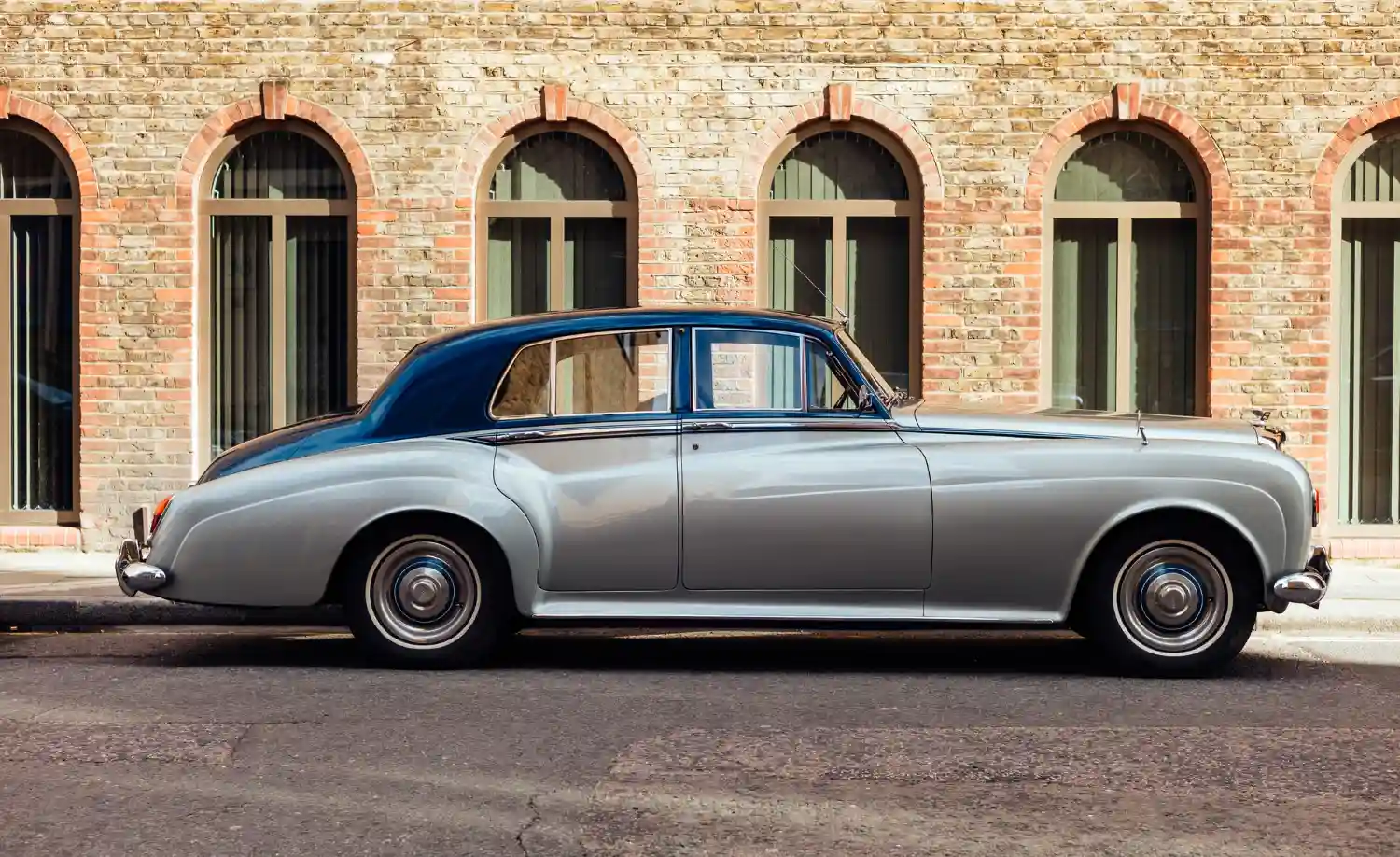 Alfa Romeo Windshield Replacement & Repair